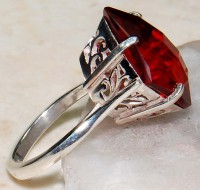 Anel de Prata com Topázio Vermelho